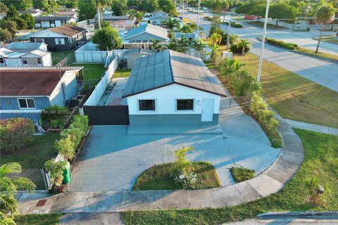 Villa ou maison à louer à Miami, Floride: 3 chambres, 98.1 m2 № 1975012 - photo 17