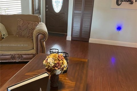 Casa en venta en Miami, Florida, 3 dormitorios, 133.31 m2 № 2035609 - foto 11