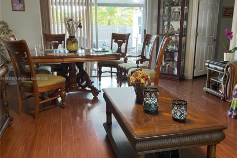 Casa en venta en Miami, Florida, 3 dormitorios, 133.31 m2 № 2035609 - foto 9