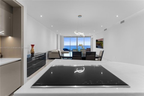 Condo in Sunny Isles Beach, Florida, 3 bedrooms  № 1503095 - photo 13