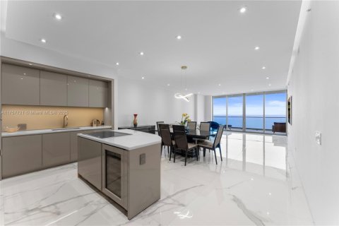 Condo in Sunny Isles Beach, Florida, 3 bedrooms  № 1503095 - photo 12