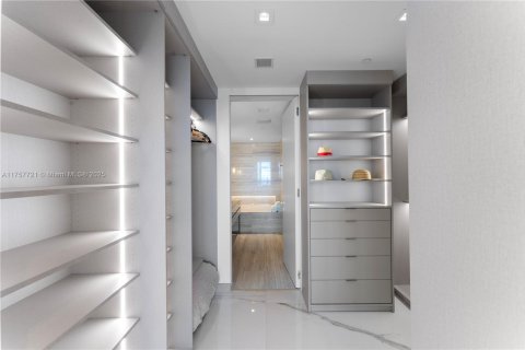 Condo in Sunny Isles Beach, Florida, 3 bedrooms  № 1503095 - photo 25