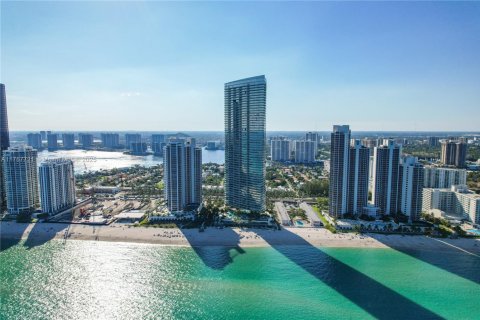 Condo in Sunny Isles Beach, Florida, 3 bedrooms  № 1503095 - photo 2