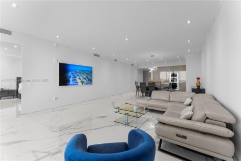 Condo in Sunny Isles Beach, Florida, 3 bedrooms  № 1503095 - photo 19