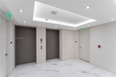 Condo in Sunny Isles Beach, Florida, 3 bedrooms  № 1503095 - photo 11