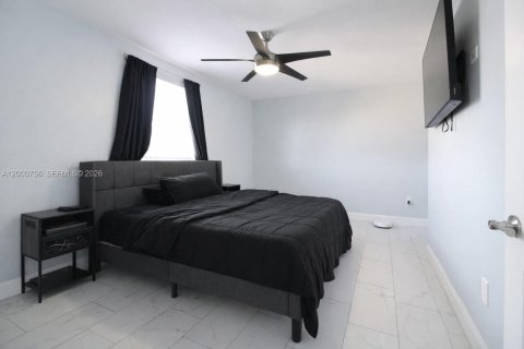 Condo in Miami, Florida, 2 bedrooms  № 2065082 - photo 3
