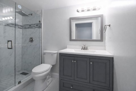 Condo in Miami, Florida, 2 bedrooms  № 2065082 - photo 4