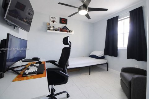 Condo in Miami, Florida, 2 bedrooms  № 2065082 - photo 6