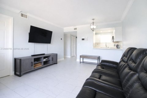 Condo in Miami, Florida, 2 bedrooms  № 2065082