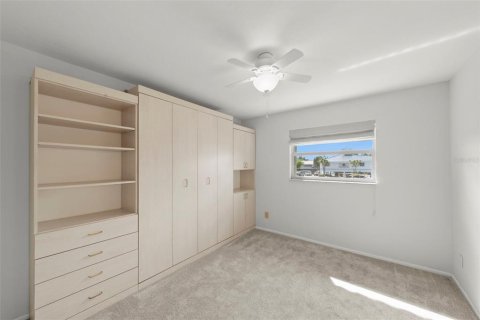 Condo in Fort Myers Beach, Florida, 2 bedrooms № 2384000 - photo 19
