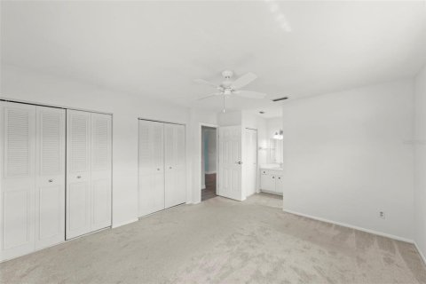 Condo in Fort Myers Beach, Florida, 2 bedrooms № 2384000 - photo 23