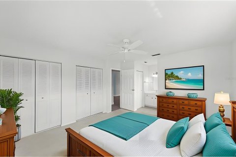 Condo in Fort Myers Beach, Florida, 2 bedrooms № 2384000 - photo 22