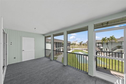 Condo in Fort Myers Beach, Florida, 2 bedrooms № 2384000 - photo 8