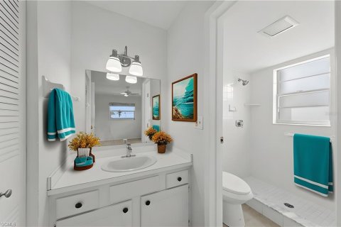 Condo in Fort Myers Beach, Florida, 2 bedrooms № 2384000 - photo 25