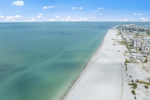Condo in Fort Myers Beach, Florida, 2 bedrooms № 2384000 - photo 29