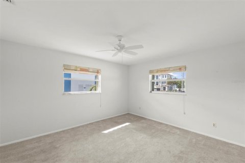 Condo in Fort Myers Beach, Florida, 2 bedrooms № 2384000 - photo 24