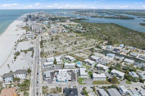 Condo in Fort Myers Beach, Florida, 2 bedrooms № 2384000 - photo 30