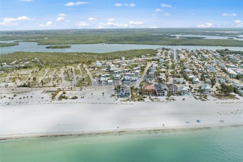 Condo in Fort Myers Beach, Florida, 2 bedrooms № 2384000 - photo 3
