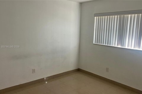 Condominio en alquiler en Miami, Florida, 2 dormitorios, 85.47 m2 № 2056718 - foto 12