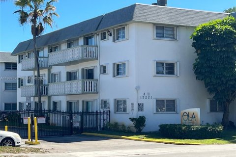 Condominio en Miami, Florida, 2 dormitorios  № 2056718