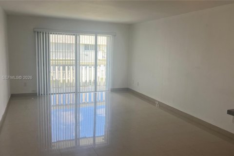 Condominio en alquiler en Miami, Florida, 2 dormitorios, 85.47 m2 № 2056718 - foto 3