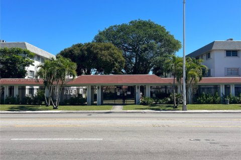 Condominio en alquiler en Miami, Florida, 2 dormitorios, 85.47 m2 № 2056718 - foto 20