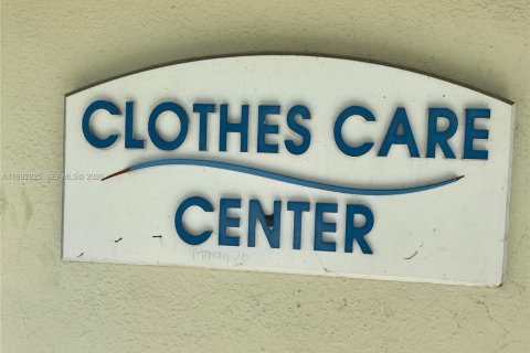 Condominio en alquiler en Miami, Florida, 2 dormitorios, 85.47 m2 № 2056718 - foto 17