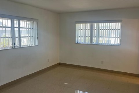 Condominio en alquiler en Miami, Florida, 2 dormitorios, 85.47 m2 № 2056718 - foto 8