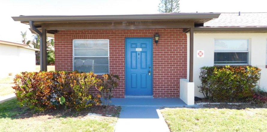House in Clearwater, Florida 1 bedroom, 55.74 sq.m. № 1526477