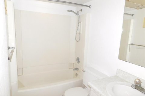 House in Clearwater, Florida 1 bedroom, 55.74 sq.m. № 1526477 - photo 13
