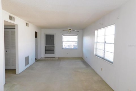 House in Clearwater, Florida 1 bedroom, 55.74 sq.m. № 1526477 - photo 4