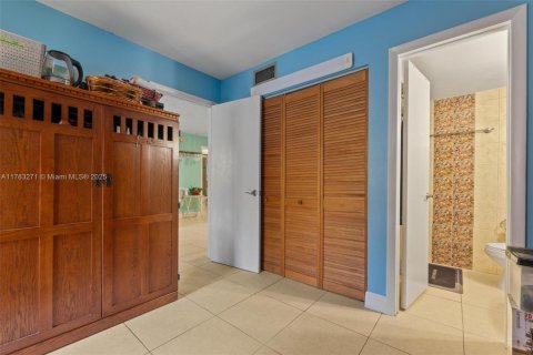 Купить кондоминиум в Майами, Флорида 2 спальни, 73.67м2, № 1705696 - фото 19