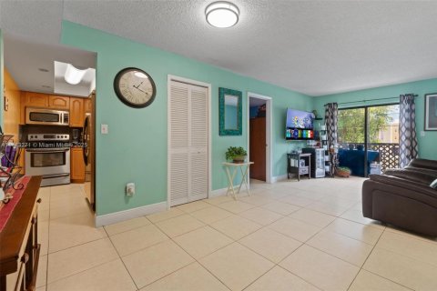 Купить кондоминиум в Майами, Флорида 2 спальни, 73.67м2, № 1705696 - фото 5