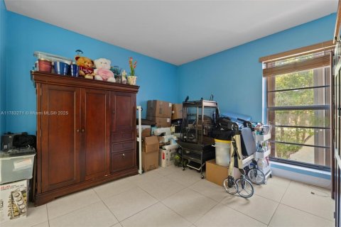 Купить кондоминиум в Майами, Флорида 2 спальни, 73.67м2, № 1705696 - фото 18