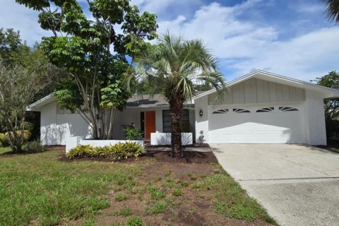 Casa en Tarpon Springs, Florida 3 dormitorios, 181.16 m2 № 2354247