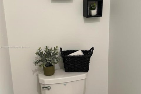 Adosado en venta en Miami, Florida, 3 dormitorios, 149.76 m2 № 1968755 - foto 6