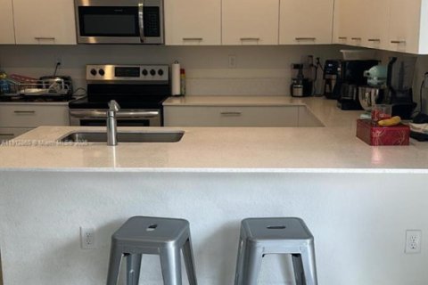 Adosado en venta en Miami, Florida, 3 dormitorios, 149.76 m2 № 1968755 - foto 7