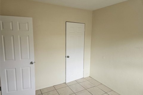 Commercial property in Saint Petersburg, Florida 4 bedrooms, 132.94 sq.m. № 1569331 - photo 8