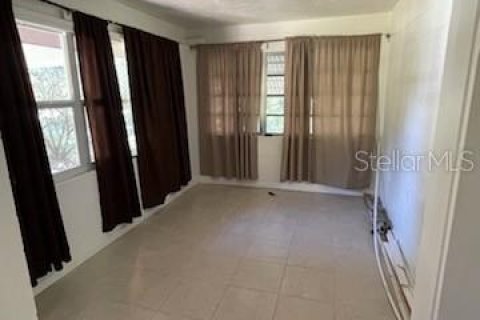 Villa ou maison à louer à Dunnellon, Floride: 3 chambres, 89.93 m2 № 2096078 - photo 5
