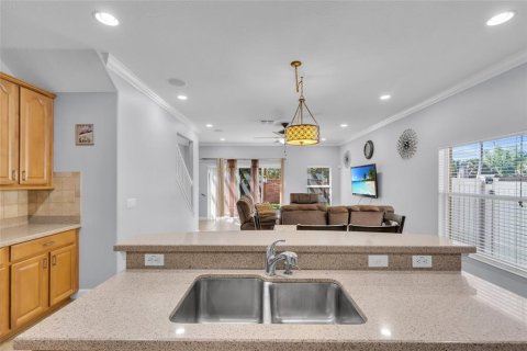 Casa en venta en Orlando, Florida, 5 dormitorios, 261.24 m2 № 1588773 - foto 12