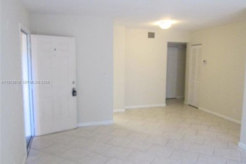 Copropriété à vendre à Lauderhill, Floride: 1 chambre, 78.04 m2 № 2046475 - photo 2
