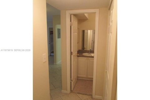 Copropriété à vendre à Lauderhill, Floride: 1 chambre, 78.04 m2 № 2046475 - photo 4