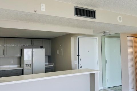 Снять в аренду кондоминиум в Норт-Майами, Флорида 2 спальни, 97.55м2, № 1897919 - фото 10