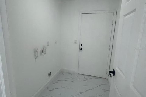 House in Ocala, Florida 2 bedrooms, 97.55 sq.m. № 2232150 - photo 7