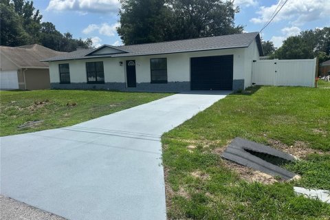 House in Ocala, Florida 2 bedrooms, 97.55 sq.m. № 2232150 - photo 2