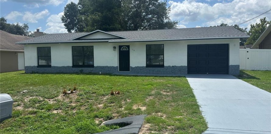 House in Ocala, Florida 2 bedrooms, 97.55 sq.m. № 2232150