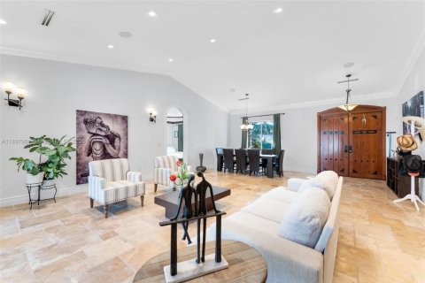 Casa en venta en Homestead, Florida, 6 dormitorios, 391.4 m2 № 1949551 - foto 3
