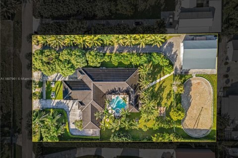 Casa en venta en Homestead, Florida, 6 dormitorios, 391.4 m2 № 1949551 - foto 2