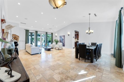 Casa en venta en Homestead, Florida, 6 dormitorios, 391.4 m2 № 1949551 - foto 4