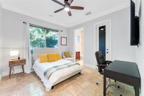 Casa en venta en Homestead, Florida, 6 dormitorios, 391.4 m2 № 1949551 - foto 17